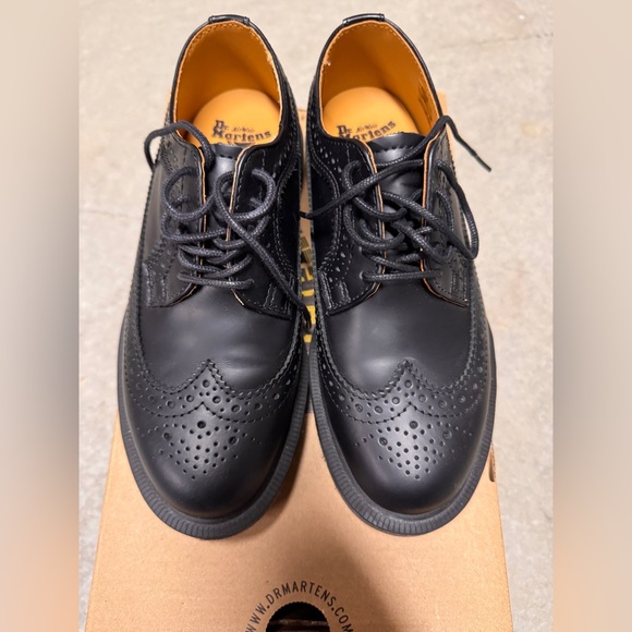 Dr. Martens Oxford shoes - Picture 2 of 5